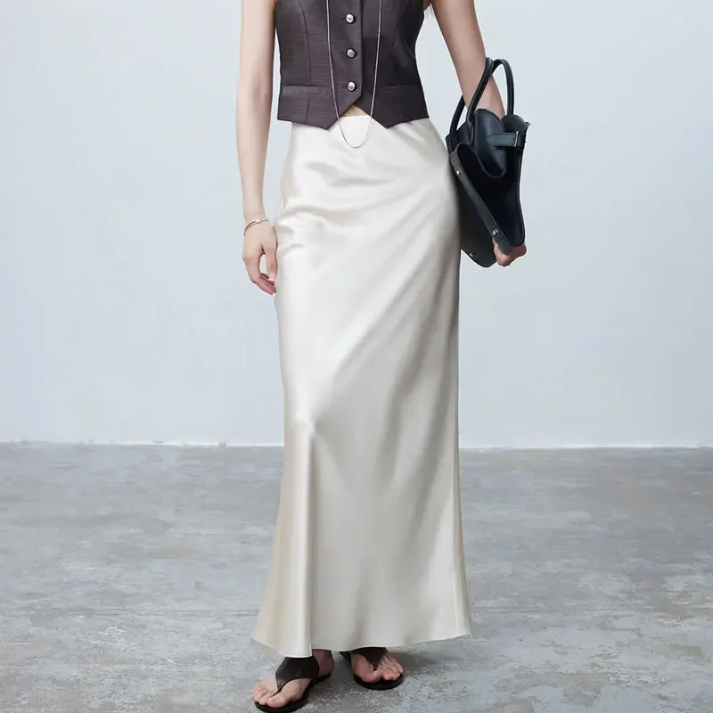 Triacetate Skirt Women Cool Double-sided Satin Solid Summer Gilt Drape Bias-cut Dual Versions Commuting Hip-covering Black Skort
Triacetate Skirt Women Cool Double-sided Satin Solid Summer Gilt Drape Bias-cut Dual Versions Commuting Hip-covering Black Skort