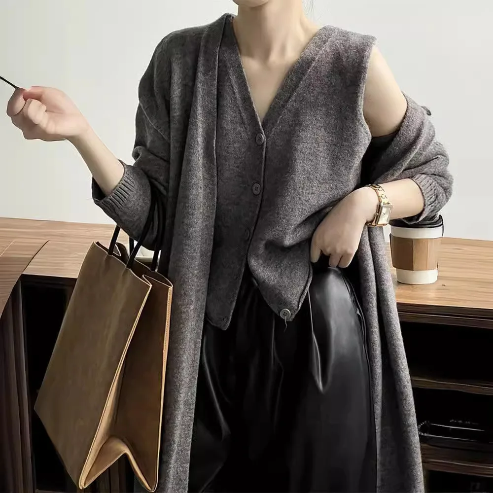 Mid-length Sweater Cardigan Jacket Set Women's Autumn 2025 New Loose Slimming Vest Vest Two-piece Set
Mid-length Sweater Cardigan Jacket Set Women's Autumn 2025 New Loose Slimming Vest Vest Two-piece Set