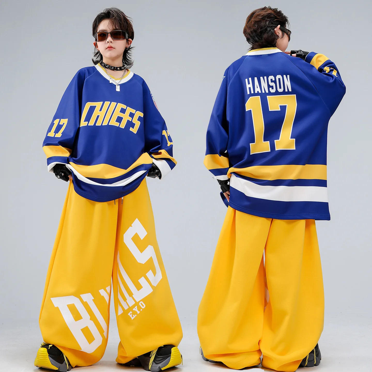 Kid Kpop Hip Hop Clothing Blue Letters V Neck Sweatshirt Yellow Wide Leg Sweat Pants for Girls Boys Street Dance Costume Clothes
Kid Kpop Hip Hop Clothing Blue Letters V Neck Sweatshirt Yellow Wide Leg Sweat Pants for Girls Boys Street Dance Costume Clothes
