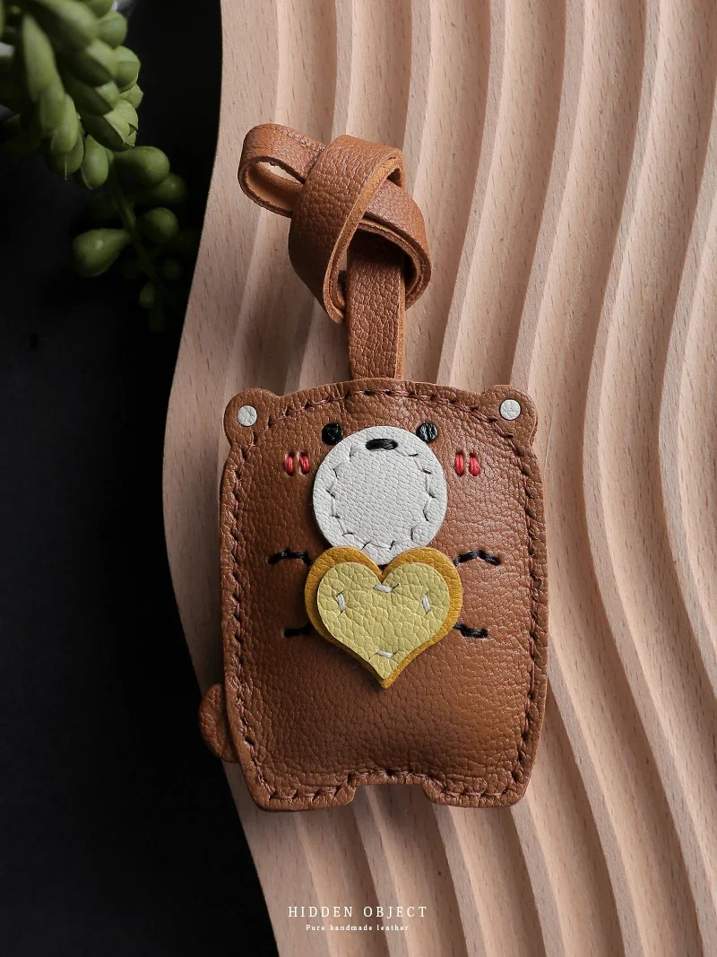 Handmade Leather Bag Charm Love Bear Bag Pendant Leather Bag Charmcar Keychain Pendant Doll Small Decoration Birthday Gift
Handmade Leather Bag Charm Love Bear Bag Pendant Leather Bag Charmcar Keychain Pendant Doll Small Decoration Birthday Gift