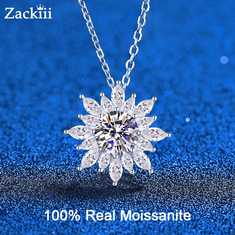 Zackiii S925 Sterling Silver 1 Carat Moissanite Sunflower Collarbone Chain Premium Pendant
Zackiii S925 Sterling Silver 1 Carat Moissanite Sunflower Collarbone Chain Premium Pendant