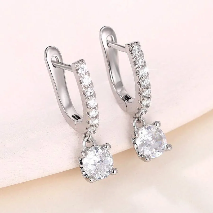 Mother's Day Simple Design Single Diamond Ear Clip, Youthful And Elegant Earrings For Women, Korean Style Fresh And Cute Popula
Mother's Day Simple Design Single Diamond Ear Clip, Youthful And Elegant Earrings For Women, Korean Style Fresh And Cute Popula