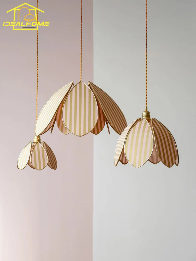 French Medieval Atmosphere Petal Pendant Lights LED E27 Fabric Art Hanging Lamp Bedroom Bedside Restaurant Bar Entrance Corridor
French Medieval Atmosphere Petal Pendant Lights LED E27 Fabric Art Hanging Lamp Bedroom Bedside Restaurant Bar Entrance Corridor