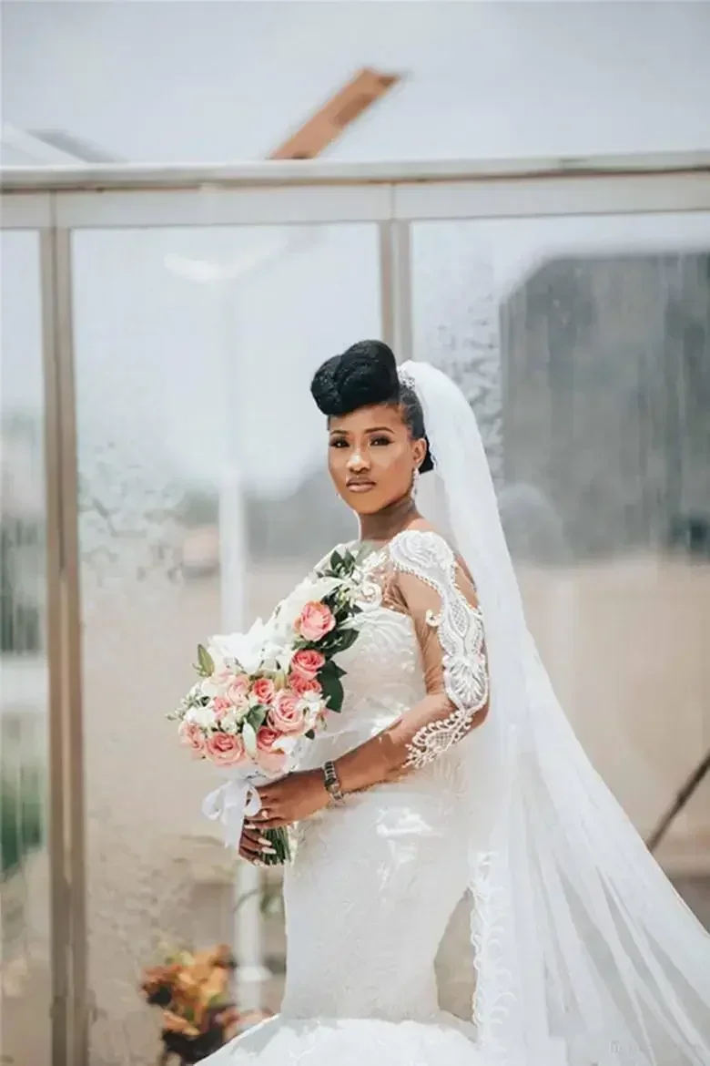 Customized Lace Appliqued Long Sleeves Mermaid Wedding Dress Afrrican Sheer Lace Black Girl Plus Size Bridal Gowwn Custom Made
Customized Lace Appliqued Long Sleeves Mermaid Wedding Dress Afrrican Sheer Lace Black Girl Plus Size Bridal Gowwn Custom Made