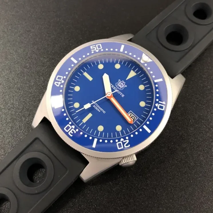 STEELDIVE Men Automatic Watch 42.5MM Mechanical Wristwatch 200m Waterproof C3 Luminous Ceramic Bezel NH35 Sapphire Mirror
STEELDIVE Men Automatic Watch 42.5MM Mechanical Wristwatch 200m Waterproof C3 Luminous Ceramic Bezel NH35 Sapphire Mirror