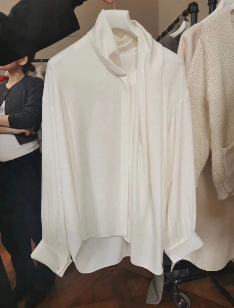 High Quality White Mulberry Silk Blouse Elegant Ladies Long Sleeve Fashion Draped Asymmetrical Shirt
High Quality White Mulberry Silk Blouse Elegant Ladies Long Sleeve Fashion Draped Asymmetrical Shirt