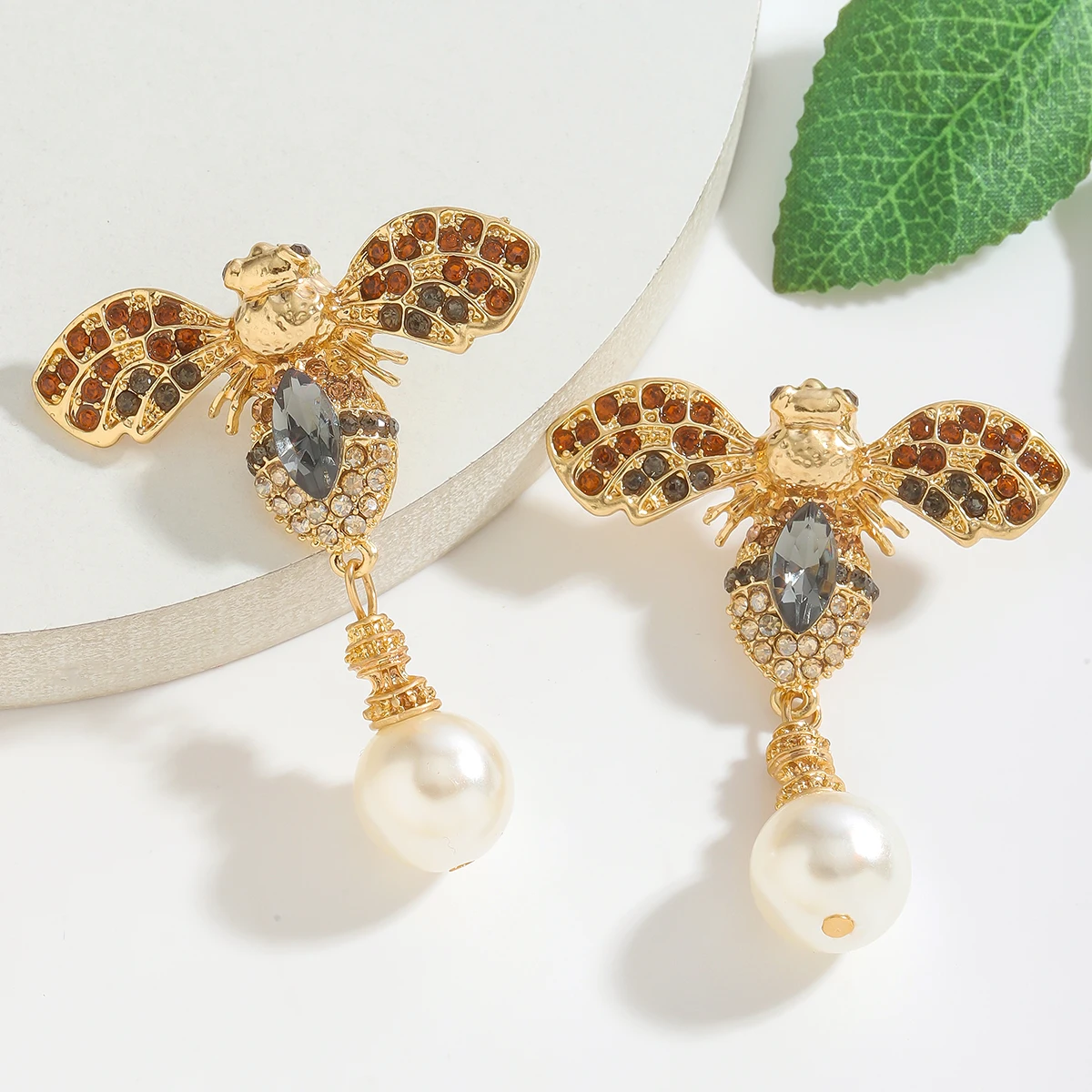 Z Bee Jewel Dangle Earrings Dainty Bling Rhinestone Pearl Animal Drop Earrings For Women Ethnic Accessory Party Gifts
Z Bee Jewel Dangle Earrings Dainty Bling Rhinestone Pearl Animal Drop Earrings For Women Ethnic Accessory Party Gifts