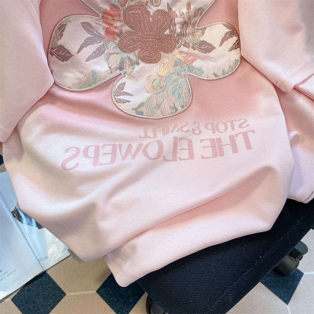 Pink Design Heavy Flower Embroidery Short-Sleeved T-Shirt For Men And Women In Summer National Style Sweet And Super Good-Lookin
Pink Design Heavy Flower Embroidery Short-Sleeved T-Shirt For Men And Women In Summer National Style Sweet And Super Good-Lookin