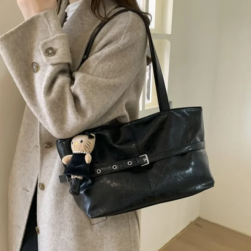 Best Superstar Show Women's Handbag High-End Minimalist Vintage Leather Large Capacity Diaper Bag Fashionable Trendy Design
Best Superstar Show Women's Handbag High-End Minimalist Vintage Leather Large Capacity Diaper Bag Fashionable Trendy Design