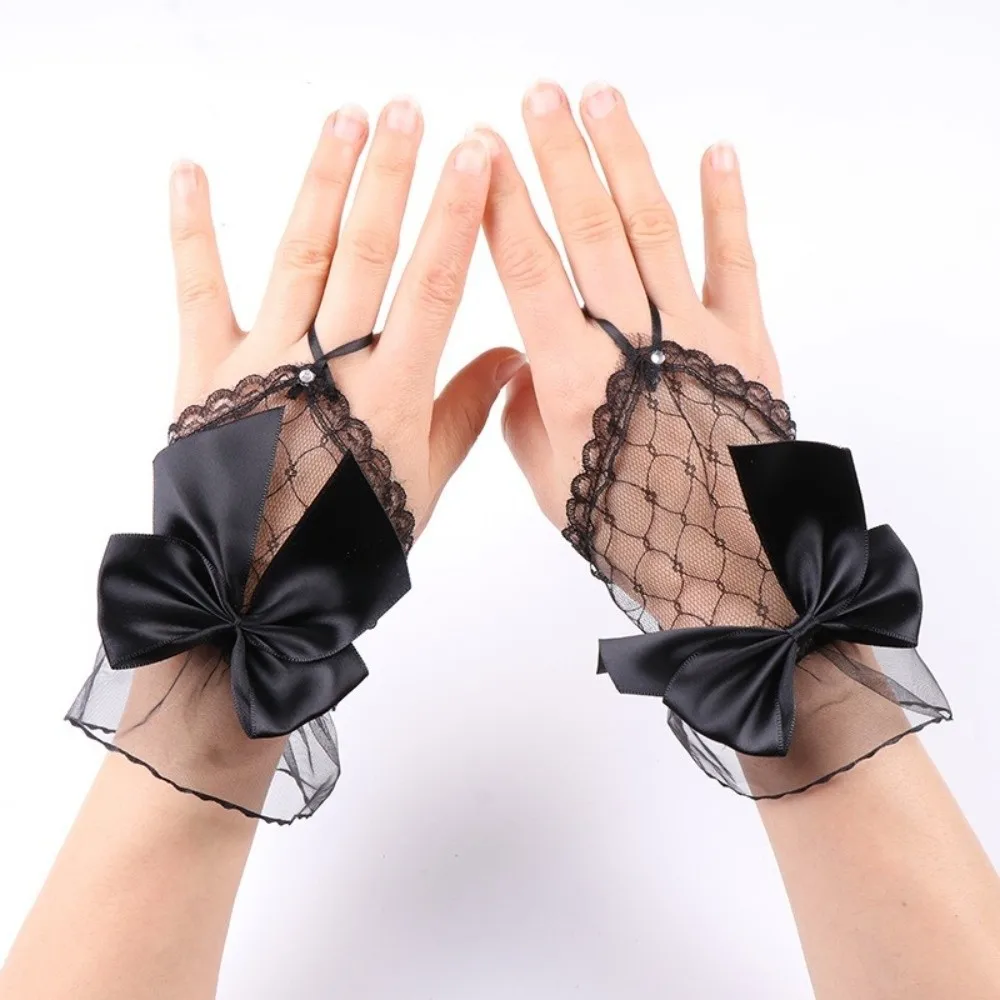 1 pair with Handmade Ribbon Bow Lace Short Gloves Mesh Hollow Black Mesh Hand Sleeves Girls Cosplay Decoration
1 pair with Handmade Ribbon Bow Lace Short Gloves Mesh Hollow Black Mesh Hand Sleeves Girls Cosplay Decoration