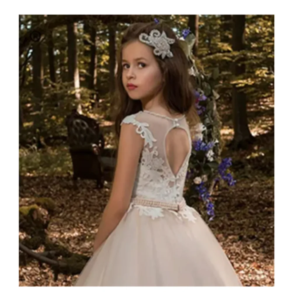 Fluffy Tulle Flower Girl Dress White Lace Wedding Elegant Child's First Communion Birthday Party Dress Celebration Gift
Fluffy Tulle Flower Girl Dress White Lace Wedding Elegant Child's First Communion Birthday Party Dress Celebration Gift
