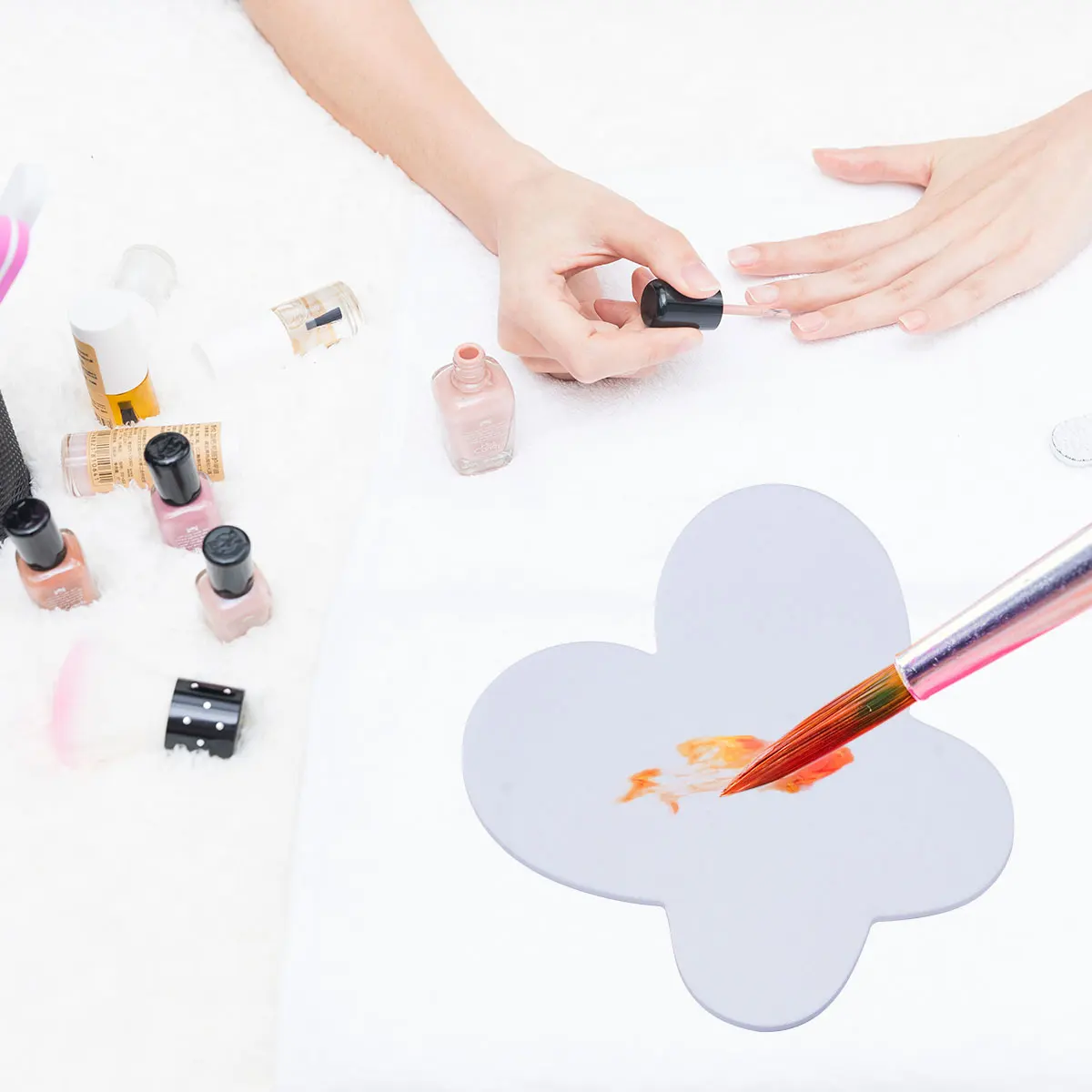 3pcs Silicone Nail Art Mixing Palette Reusable Paint Tray For Diy Home Decoration Creative Color Blending Tool Stylish Design
3pcs Silicone Nail Art Mixing Palette Reusable Paint Tray For Diy Home Decoration Creative Color Blending Tool Stylish Design