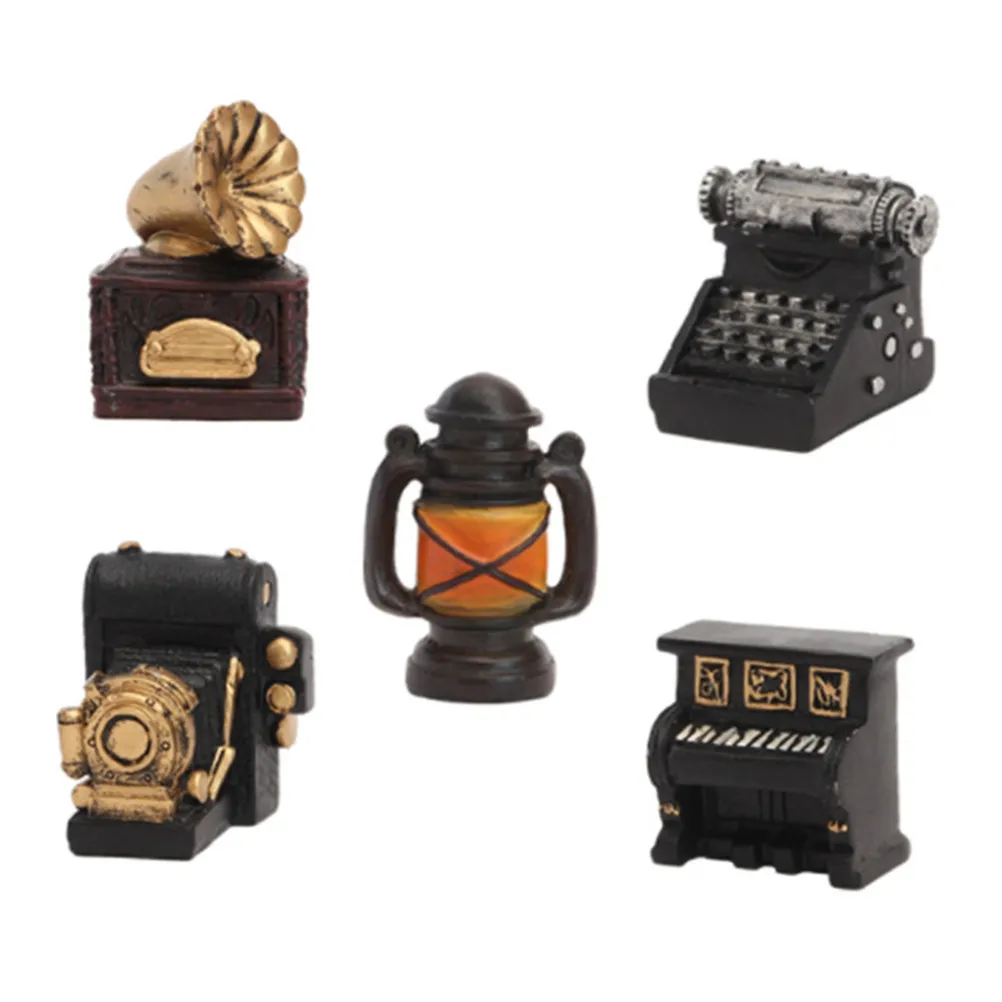 Набор из 5 миниатюрных декоративных элементов в ретро-стиле из смолы для DIY-декора: для комнатных коробок, микроландшафтов, домашнего интерьера и сцен для гостиной
Набор из 5 миниатюрных декоративных элементов в ретро-стиле из смолы для DIY-декора: для комнатных коробок, микроландшафтов, домашнего интерьера и сцен для гостиной