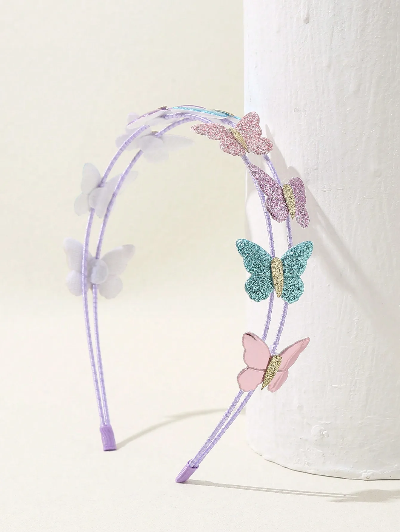 1pc Colorful Butterfly Shape Hollow Out Thin Hair Hoop
1pc Colorful Butterfly Shape Hollow Out Thin Hair Hoop