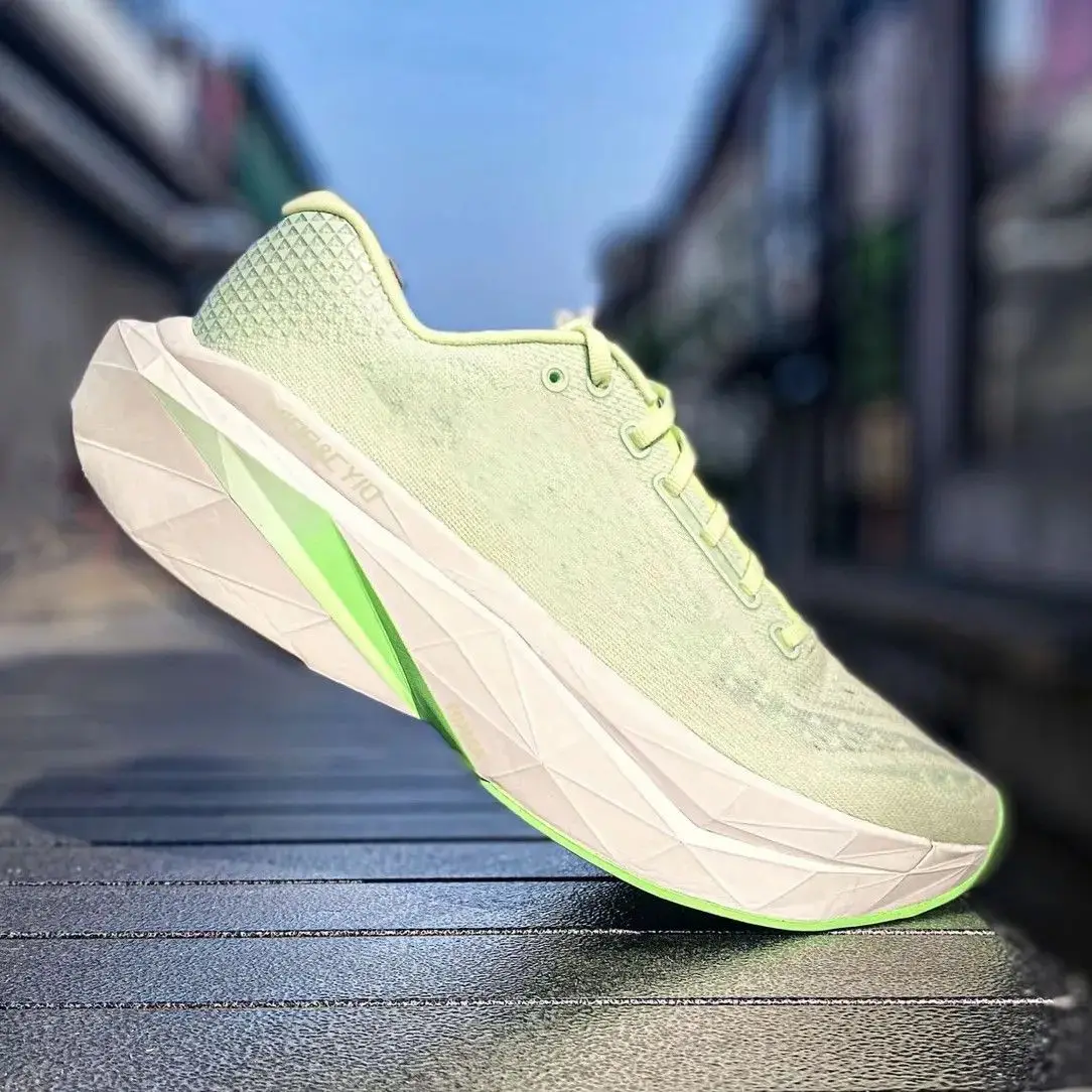2025 Hot Sale Running Shoes Men's Women's Carbon Plate Walking Jogging Shoes Unisex Green Fitness Shoes Thick Bottom Sneakers
2025 Hot Sale Running Shoes Men's Women's Carbon Plate Walking Jogging Shoes Unisex Green Fitness Shoes Thick Bottom Sneakers