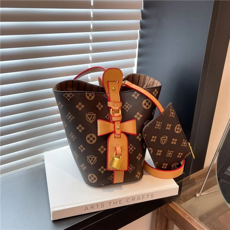 Stylish Casual Simple Fashionable Tote Bag Messenger Purse Shopper Commuter For Women Luxury Business Leisure
Stylish Casual Simple Fashionable Tote Bag Messenger Purse Shopper Commuter For Women Luxury Business Leisure