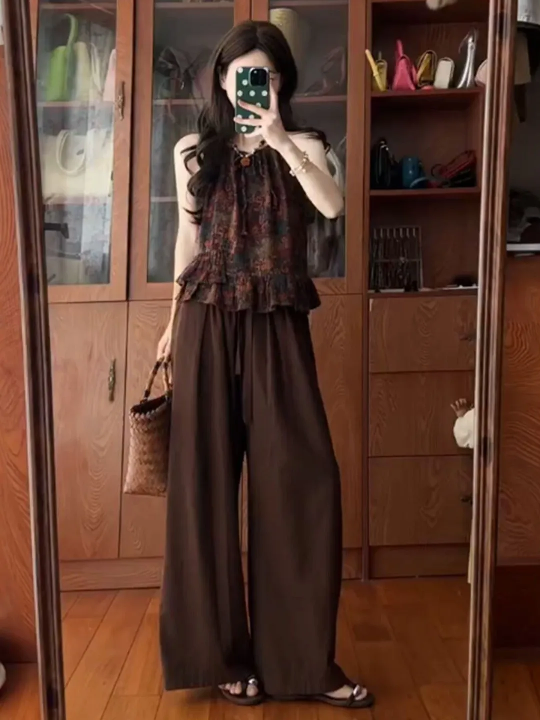 Retro Ladylike Style Casual Pants Two-Piece Set Elegant Summer Outfit Comfortable Cotton Blend Slim Fit round Neckline
Retro Ladylike Style Casual Pants Two-Piece Set Elegant Summer Outfit Comfortable Cotton Blend Slim Fit round Neckline