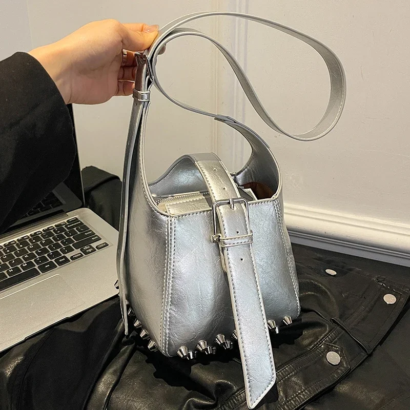 Silver Pu Leather Underarm Bag Designer Lady Bag Fashion Adjustable Shoulder Handbag And Purse Luxury Rivet Crossbody Bag Small
Silver Pu Leather Underarm Bag Designer Lady Bag Fashion Adjustable Shoulder Handbag And Purse Luxury Rivet Crossbody Bag Small