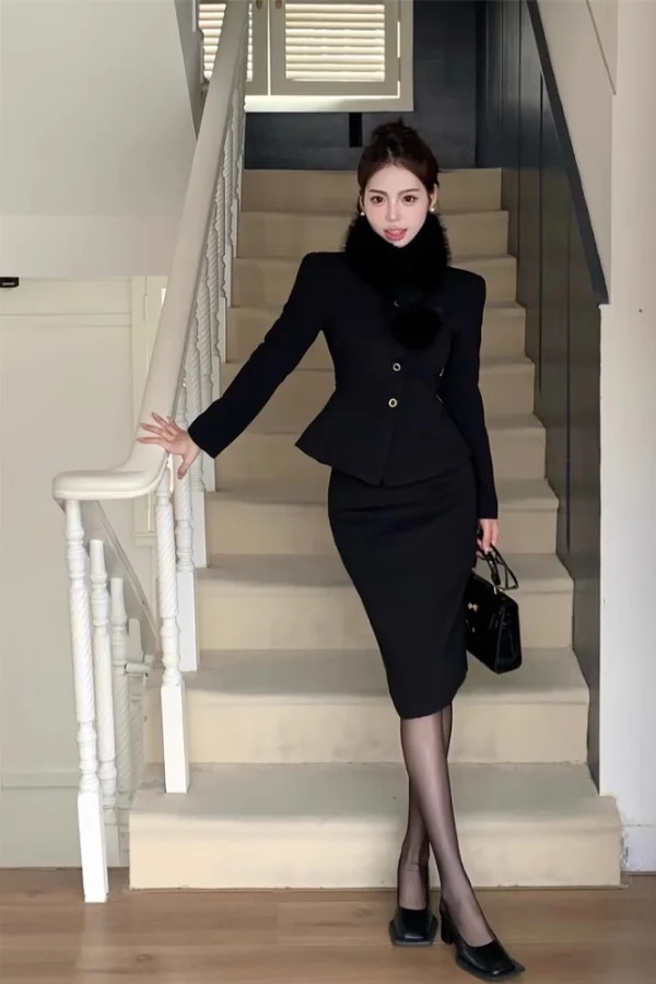 Rich Heiress Feeling Женский черный меховой воротник с затягивающимся талией Короткая куртка Осенне-зимняя облегающая юбка на бедрах Комплект из двух предметов 
Rich Heiress Feeling Женский черный меховой воротник с затягивающимся талией Короткая куртка Осенне-зимняя облегающая юбка на бедрах Комплект из двух предметов