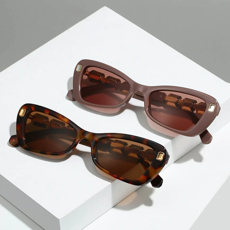 Exquisite Woman Cat Eye Rhinestone Sunglasses Selfie Trendy Glasses Shades Retro Small Square Sun Glasses Female zonnebril dames
Exquisite Woman Cat Eye Rhinestone Sunglasses Selfie Trendy Glasses Shades Retro Small Square Sun Glasses Female zonnebril dames