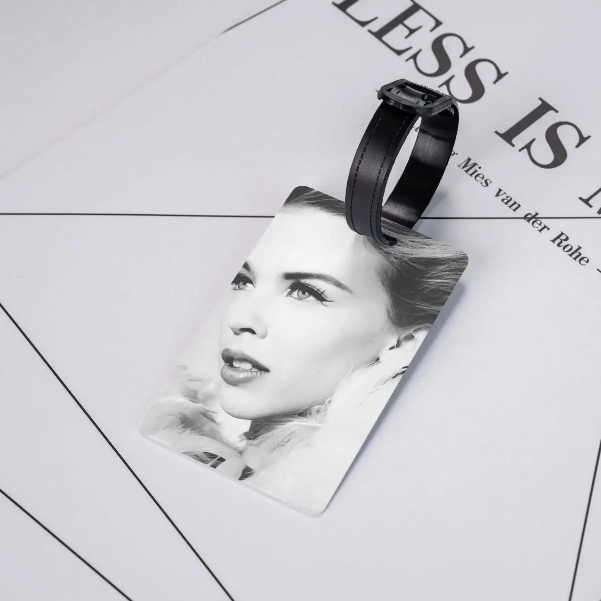 Бирки для багажа Kylie Minogue - коллаж, аксессуары для чемоданов, этикетки для путешествий, держатель для багажных бирок, идентификатор, имя, адрес
Бирки для багажа Kylie Minogue - коллаж, аксессуары для чемоданов, этикетки для путешествий, держатель для багажных бирок, идентификатор, имя, адрес