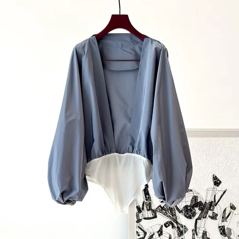 Bodysuit women New color blocking spliced long sleeved top for autumn 2025 Sexy backless lantern sleeves pullover y2k Top women
Bodysuit women New color blocking spliced long sleeved top for autumn 2025 Sexy backless lantern sleeves pullover y2k Top women