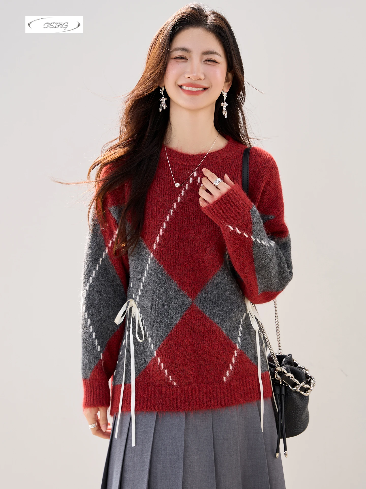 Autumn Winter Thick Red Plaid Knitted Pullover Sweater for Women Long Sleeve O-neck Loose Casual New Year Tops Knitwear 6082
Autumn Winter Thick Red Plaid Knitted Pullover Sweater for Women Long Sleeve O-neck Loose Casual New Year Tops Knitwear 6082