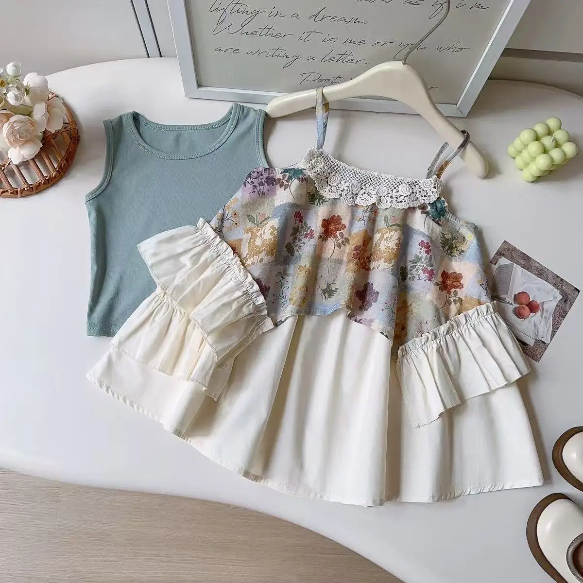 Girl's Forest Set Summer Fashion New Children's Lace Oil Painting Strap Skirt Tank Top Two Piece Set
Girl's Forest Set Summer Fashion New Children's Lace Oil Painting Strap Skirt Tank Top Two Piece Set