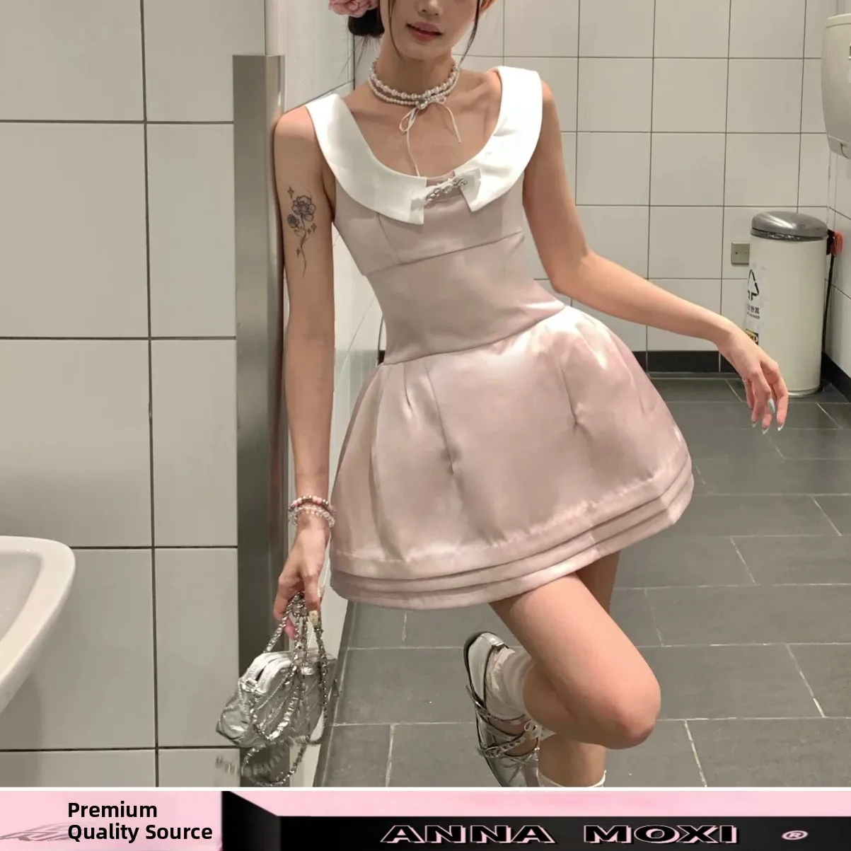 Pink Satin U-Neck Vest Dress Women Summer Sweet Waist Cinching Sleeveless Fluffy Short Skirt Sweet Style Gathered Waistline
Pink Satin U-Neck Vest Dress Women Summer Sweet Waist Cinching Sleeveless Fluffy Short Skirt Sweet Style Gathered Waistline