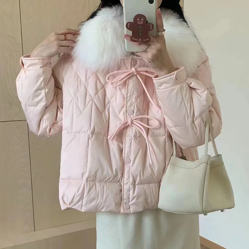 Women Winter Fashion Sweet Diamond Bow Coat Thick Warm Windproof Outwear 2023 New Fox Big Fur Collar White Duck Down Down Jacket
Women Winter Fashion Sweet Diamond Bow Coat Thick Warm Windproof Outwear 2023 New Fox Big Fur Collar White Duck Down Down Jacket