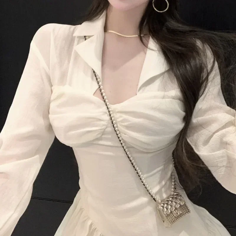 Autumn New French Dress Self-cultivation Appear Thin Ruffle Edge Square Neck Broken Beach Dresses Y2k Elegant Fairy Mini Robe
Autumn New French Dress Self-cultivation Appear Thin Ruffle Edge Square Neck Broken Beach Dresses Y2k Elegant Fairy Mini Robe