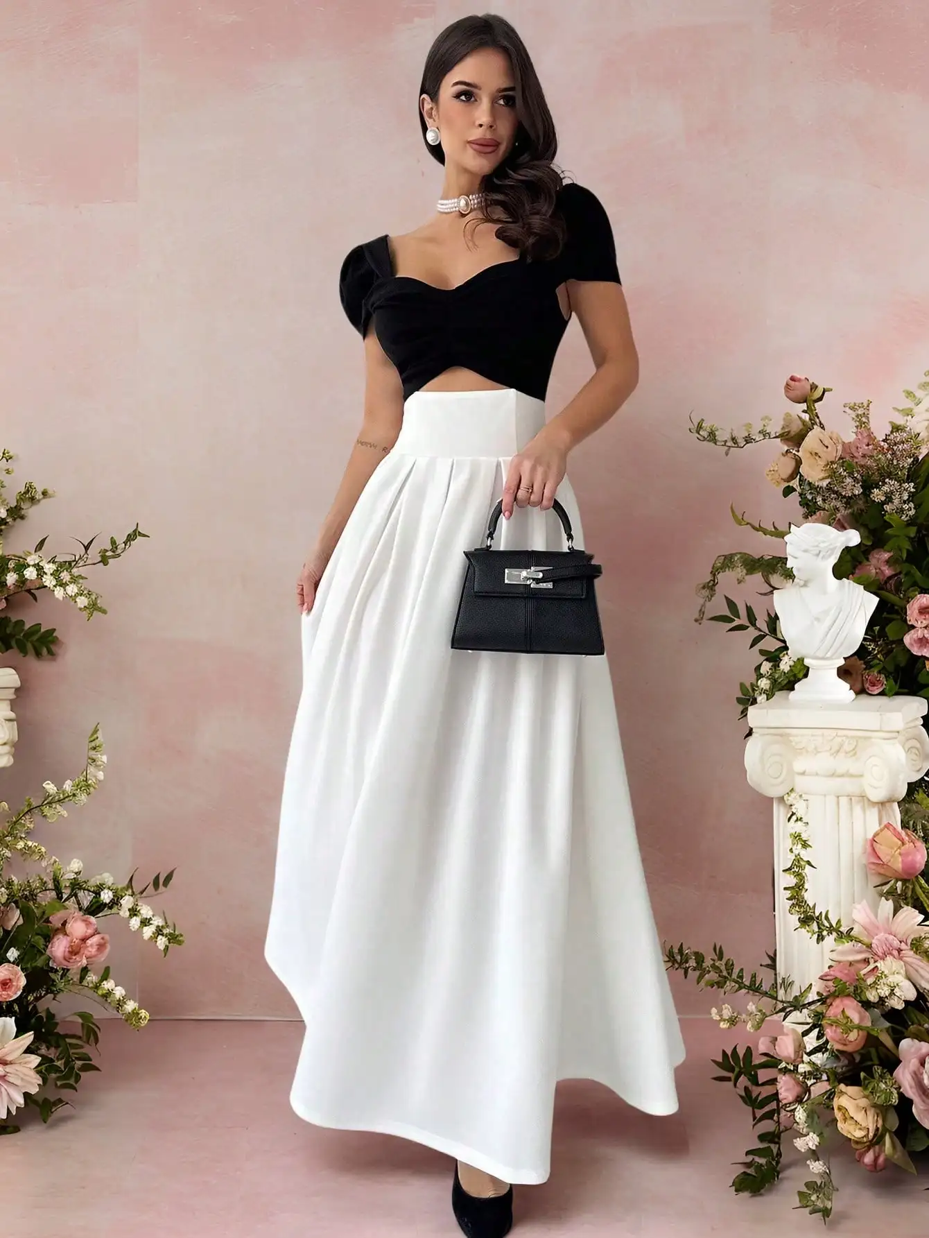 Women's Black & White Contrast High Waist Pleated A-Line Dress with Sweetheart Neck and Bubble Sleeves
Women's Black & White Contrast High Waist Pleated A-Line Dress with Sweetheart Neck and Bubble Sleeves