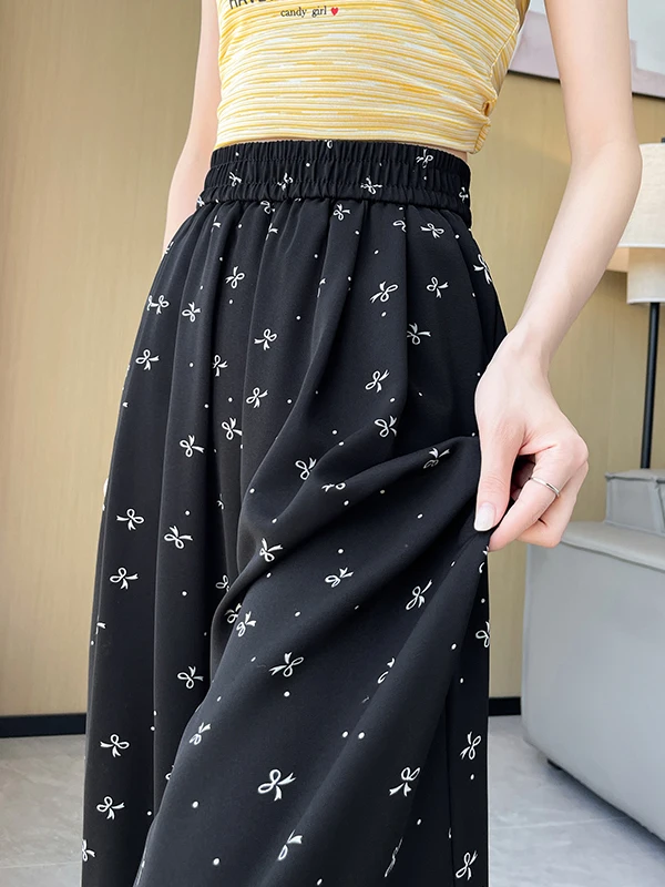 Летние тонкие брюки с высокой талией и широкими штанинами для женщин, повседневные свободные брюки из ледяного шелка с принтом, с завязками, для защиты от солнца, прохладные
Летние тонкие брюки с высокой талией и широкими штанинами для женщин, повседневные свободные брюки из ледяного шелка с принтом, с завязками, для защиты от солнца, прохладные