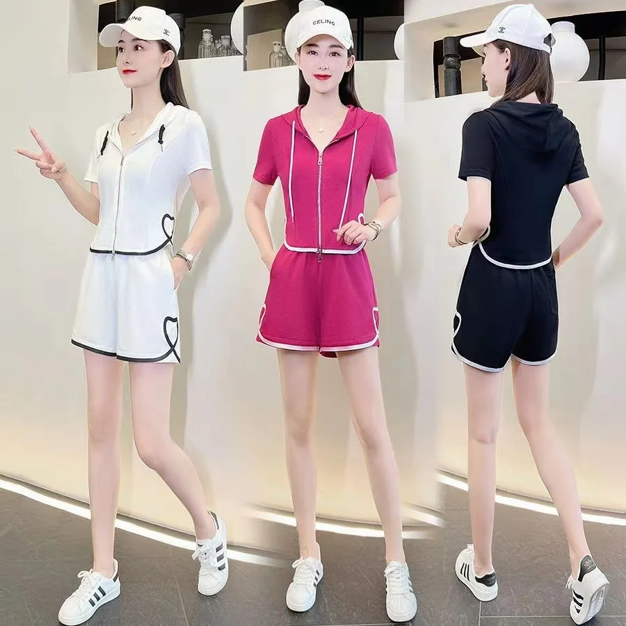 Новый женский спортивный повседневный комплект 2025 года: летний модный молодежный облегающий костюм-двойка для офиса и отдыха
Новый женский спортивный повседневный комплект 2025 года: летний модный молодежный облегающий костюм-двойка для офиса и отдыха