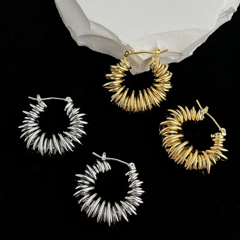 INS new design fashion jewelry 18K gold plated metal wrapped round earrings Modern women's everyday work accessories
INS new design fashion jewelry 18K gold plated metal wrapped round earrings Modern women's everyday work accessories