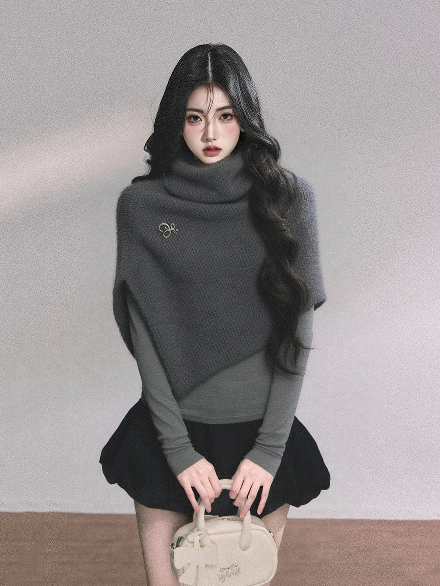 Korean Fashion High Neck Knitted Cape Set Women's Winter New Style Small Audience Elegance High-End Feeling Matching
Korean Fashion High Neck Knitted Cape Set Women's Winter New Style Small Audience Elegance High-End Feeling Matching