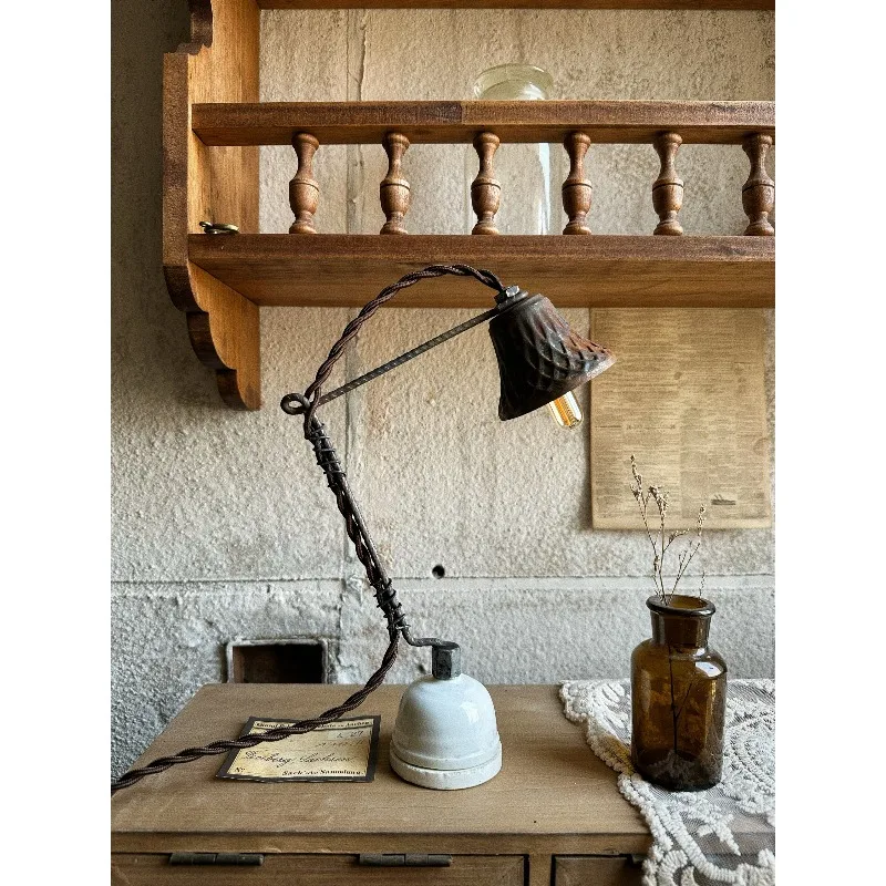 Medieval retro table lamp homestay decoration atmosphere living room bedroom retro old decorative ornament
Medieval retro table lamp homestay decoration atmosphere living room bedroom retro old decorative ornament