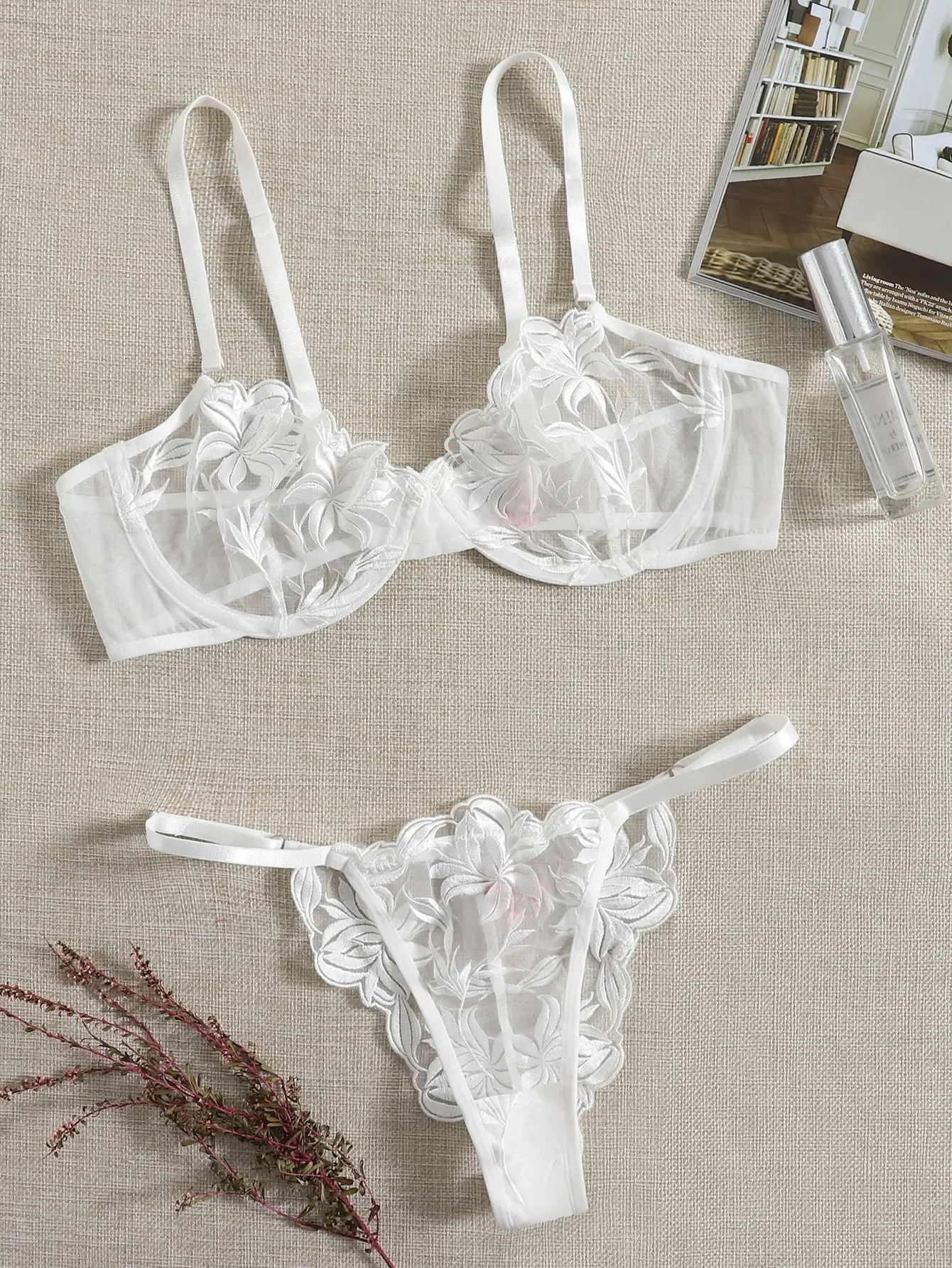 Sexy Lingerie Woman Lace Transparent Underwear Fairy Embroidery Brief Sets Delicate Bra Kit Push Up Breves Sets Erotic Bra 2024
Sexy Lingerie Woman Lace Transparent Underwear Fairy Embroidery Brief Sets Delicate Bra Kit Push Up Breves Sets Erotic Bra 2024