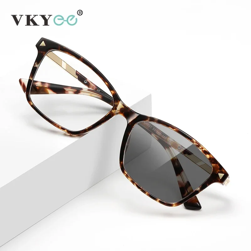 Guvina New Fashionable Geometric Square Design Men's And Women's Anti-Blue Light Photochromic Glasses Customizable Prescription
Guvina New Fashionable Geometric Square Design Men's And Women's Anti-Blue Light Photochromic Glasses Customizable Prescription