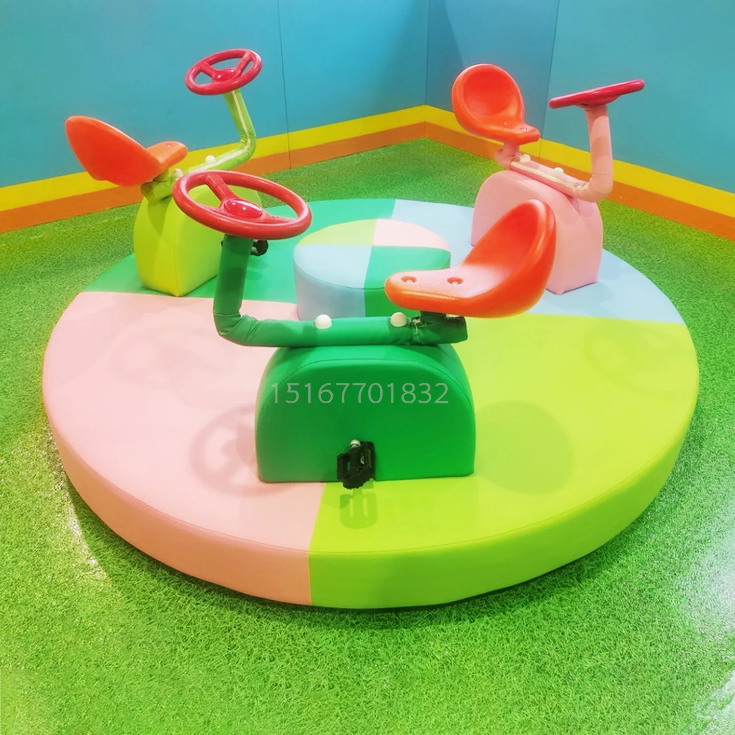 Battery-operated rocking chair for children, playground, carousel, small indoor play equipment.
Battery-operated rocking chair for children, playground, carousel, small indoor play equipment.