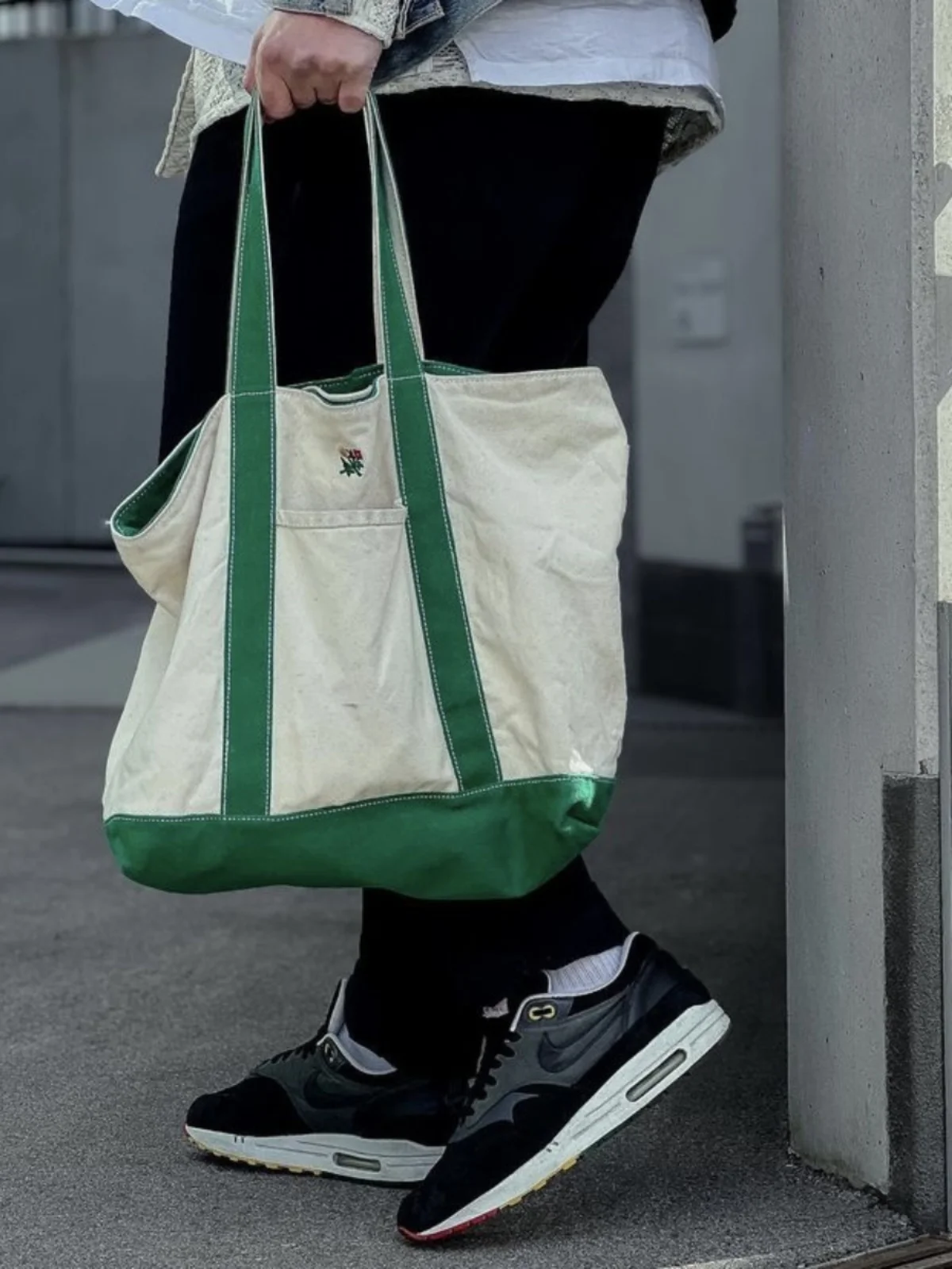 Large Size ALD Crest Contrast Tote Bag Casual Canvas Faionable Zipper Handbag op Bag ape Soft oulder Bag for Youth
Large Size ALD Crest Contrast Tote Bag Casual Canvas Faionable Zipper Handbag op Bag ape Soft oulder Bag for Youth