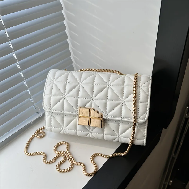 Chain Crossbody Bag, Argyle Quilted Shoulder Bag, Classic Solid Color Handbag, Purse For Women
Chain Crossbody Bag, Argyle Quilted Shoulder Bag, Classic Solid Color Handbag, Purse For Women
