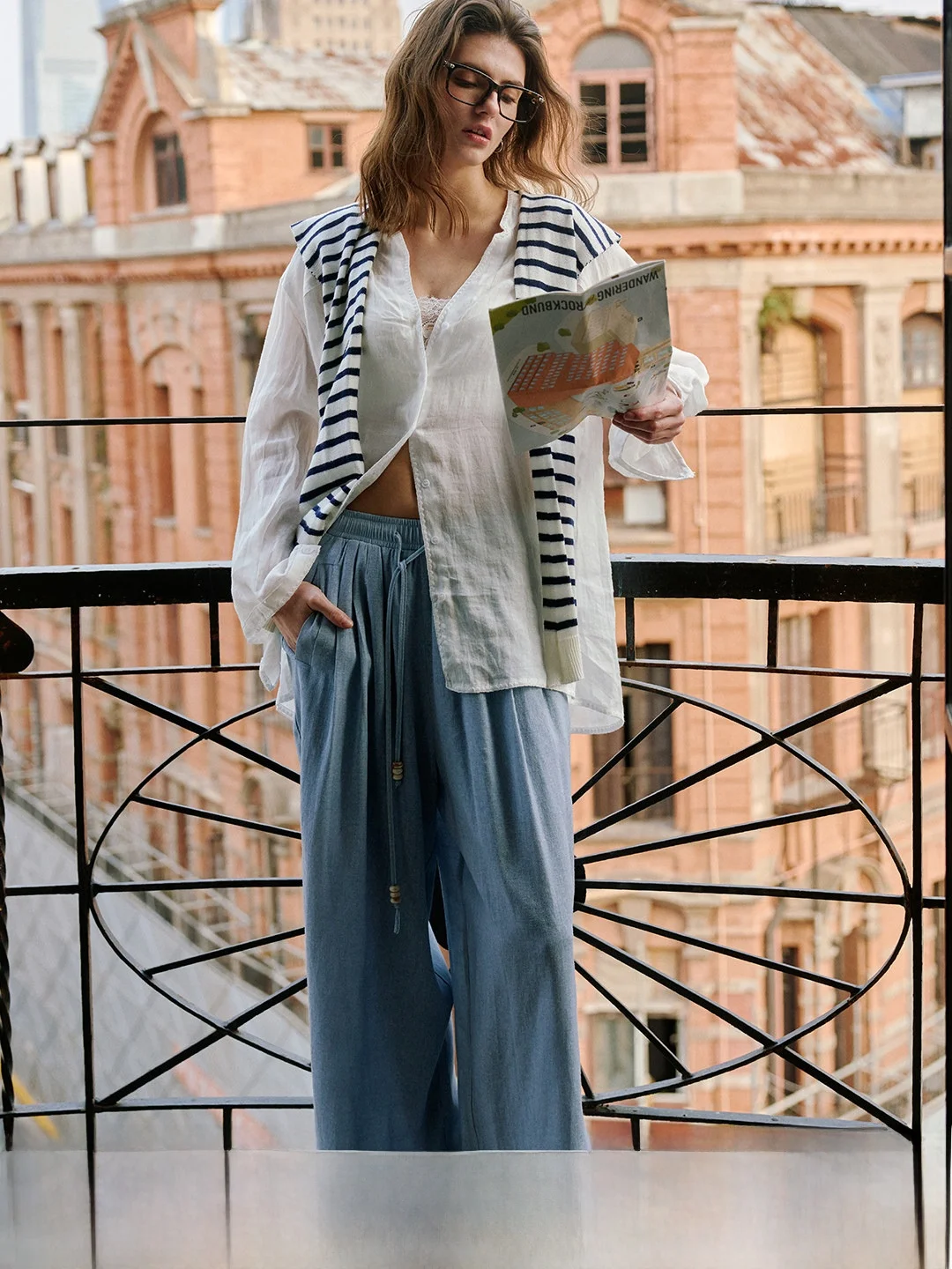 Luna7xi Women's Loose Fit Long Sleeve Linen Shirt V-Neck Lightweight Casual Versatile Top Breathable Comfortable Daily Wear
Luna7xi Women's Loose Fit Long Sleeve Linen Shirt V-Neck Lightweight Casual Versatile Top Breathable Comfortable Daily Wear