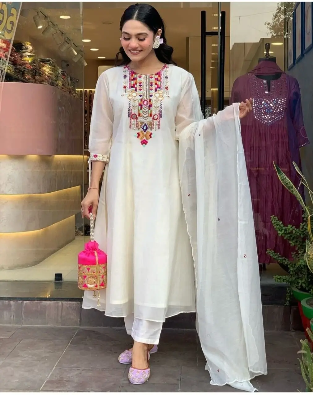 Pure White Kurta Pant with Designer Dupatta Set Indian Designer Wedding Wear Set
Pure White Kurta Pant with Designer Dupatta Set Indian Designer Wedding Wear Set