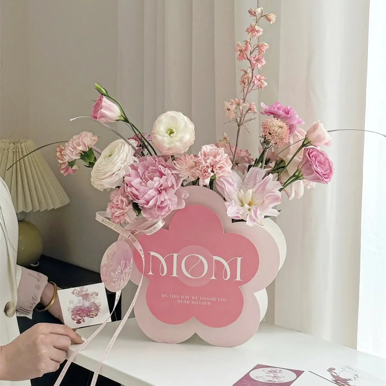3pcs Portable 3D Flower Box Rose Packaging Box Wrapping Paper Bag Gift Box Flower Shop Wedding Valentine's Day Mother's Day Gift
3pcs Portable 3D Flower Box Rose Packaging Box Wrapping Paper Bag Gift Box Flower Shop Wedding Valentine's Day Mother's Day Gift