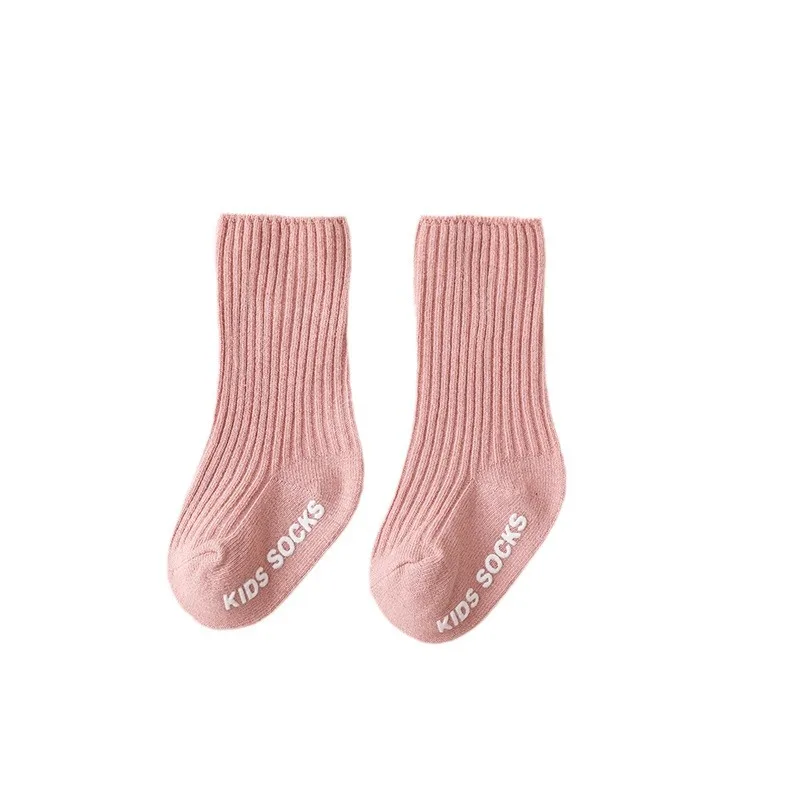 Double needle children's socks vertical striped baby socks pit strip anti-skid glue medium tube socks loose baby floor socks
Double needle children's socks vertical striped baby socks pit strip anti-skid glue medium tube socks loose baby floor socks