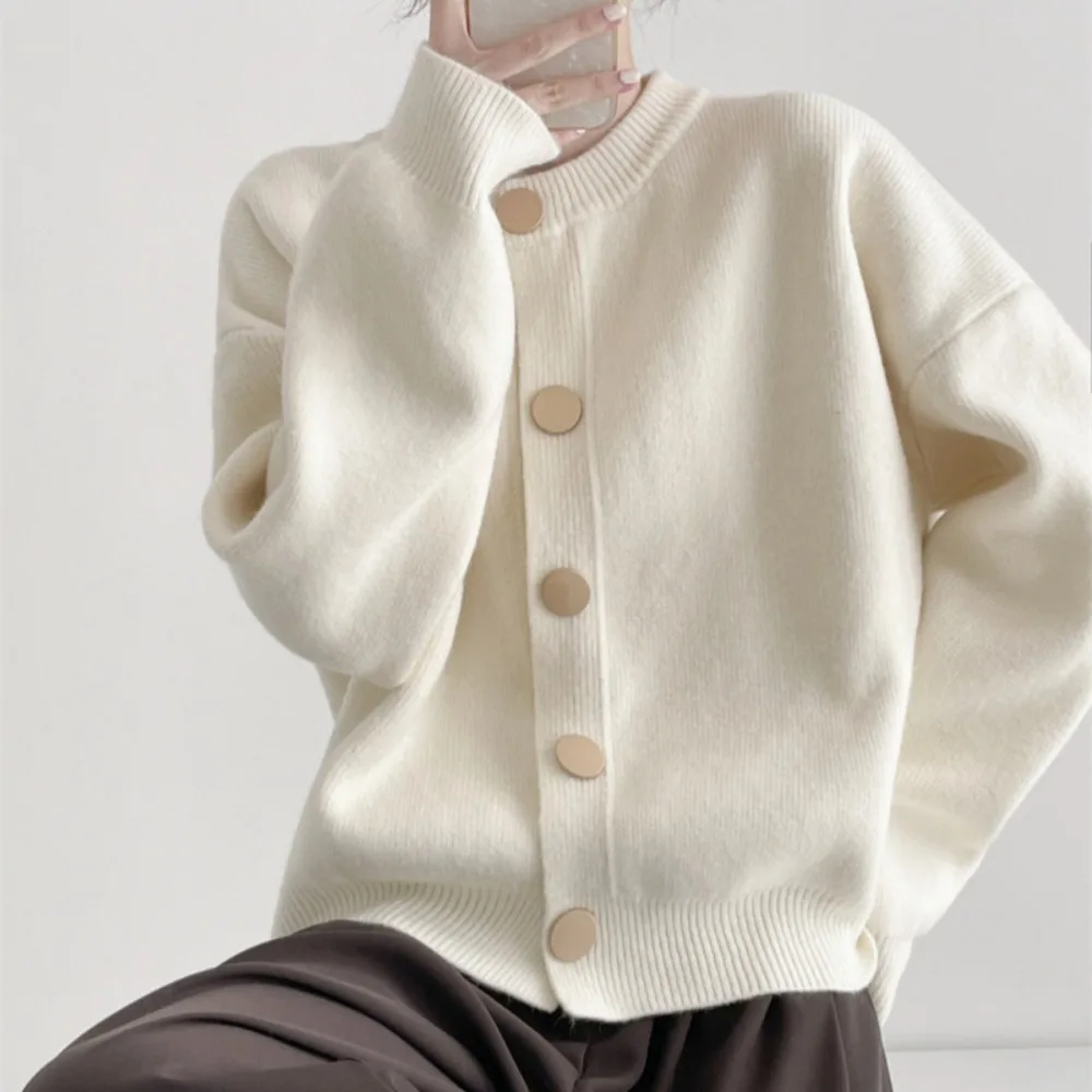 Autumn and Winter Design Single-breasted Solid Color Knitted Sweater for Women's Jacket Cardigan Loose Round Neck Versatile Top
Autumn and Winter Design Single-breasted Solid Color Knitted Sweater for Women's Jacket Cardigan Loose Round Neck Versatile Top
