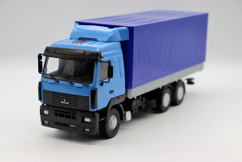 NEW 1/43 MAZ-6312 onboard Truck Blue by URAL AUTOHISTORY Diecast model for collection gift
NEW 1/43 MAZ-6312 onboard Truck Blue by URAL AUTOHISTORY Diecast model for collection gift