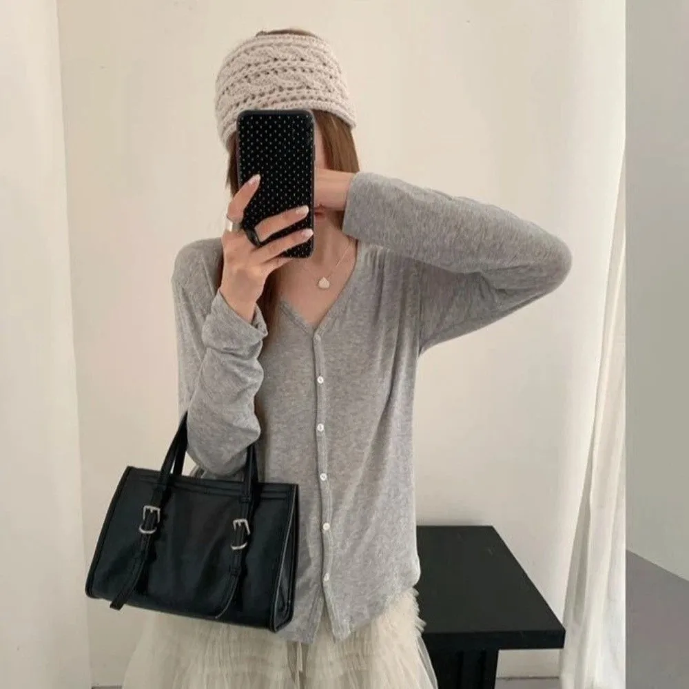 Breathable Lyocell Women's Cardigan V Neck Round Neck Long Sleeve Top Stripe Slim Knitwear Thin Button Cardigan Office
Breathable Lyocell Women's Cardigan V Neck Round Neck Long Sleeve Top Stripe Slim Knitwear Thin Button Cardigan Office