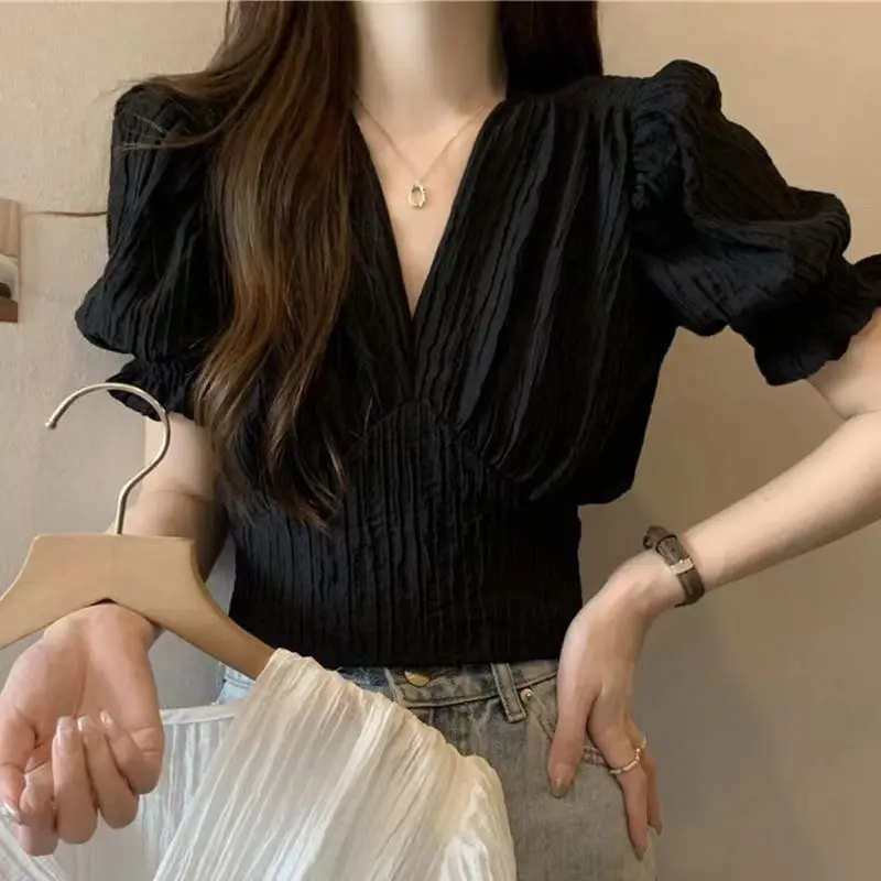 White V-neck Short Sleeve Korean Tops Tees Summer New Solid Pleated Youth Casual Short T Shirts Fashion Sweet Women Clothing
White V-neck Short Sleeve Korean Tops Tees Summer New Solid Pleated Youth Casual Short T Shirts Fashion Sweet Women Clothing